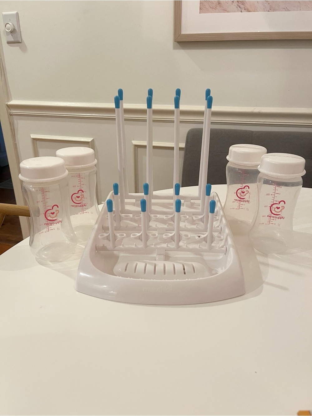 Munchkin Baby Bottle Drying Rack & Nenesupply 9oz 4 Count Bottles